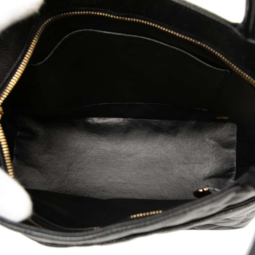 Chanel Caviar Medallion Tote Black Leather Very good condition - Model View