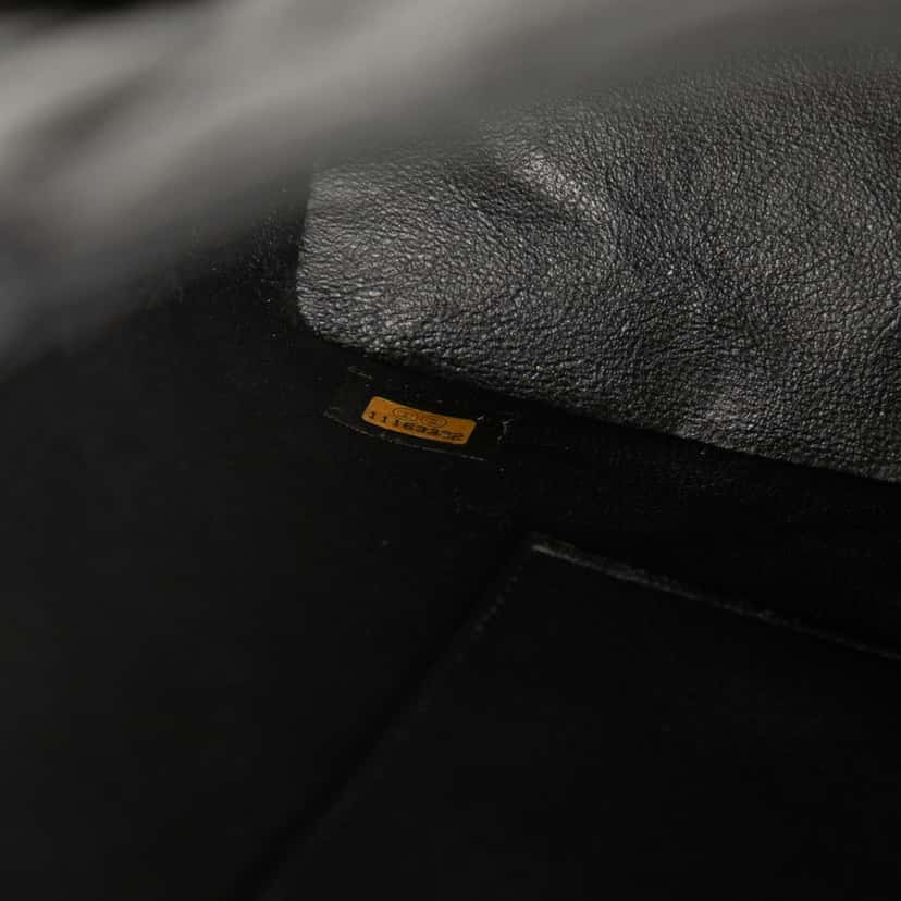 Chanel Caviar Medallion Tote Black Leather Very good condition - Box View