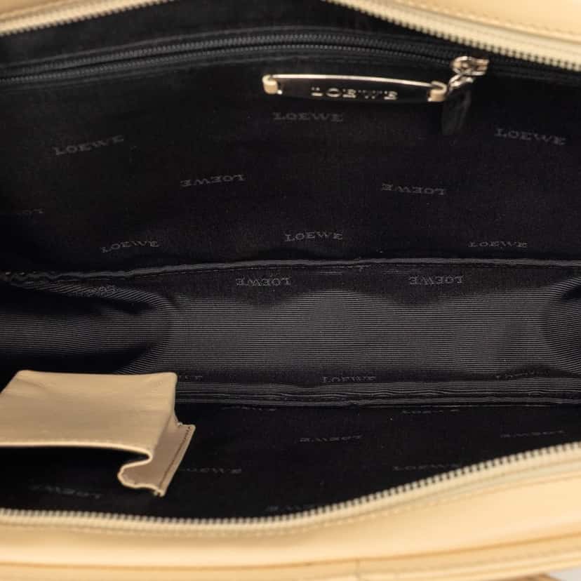 Loewe Leather Anagram Handbag Beige Leather Very good condition - Model View