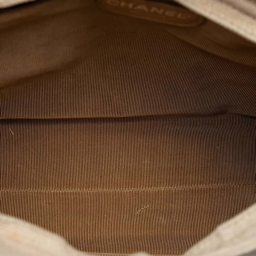 Chanel Petite Canvas Shopping Tote Beige Very good condition - Model View