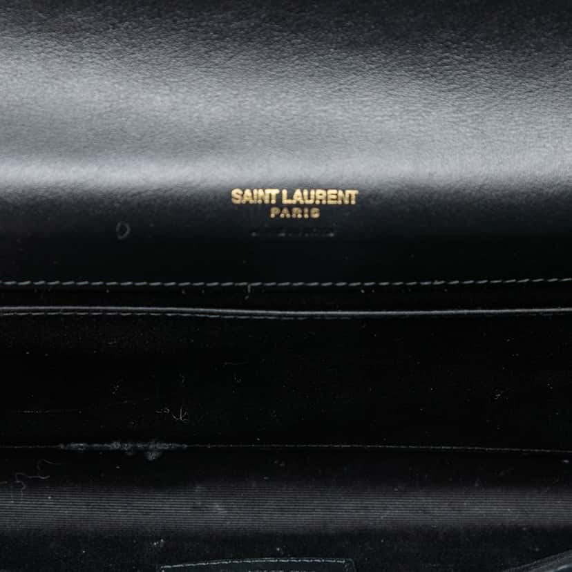 Saint Laurent Brushed Leather Trimmed Lambskin Cassandre Flap Pouch White Leather Very good condition - Model View