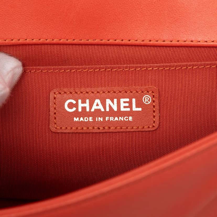 Chanel Medium Tweed and Lambskin Boy Flap Orange Very good condition - Box View