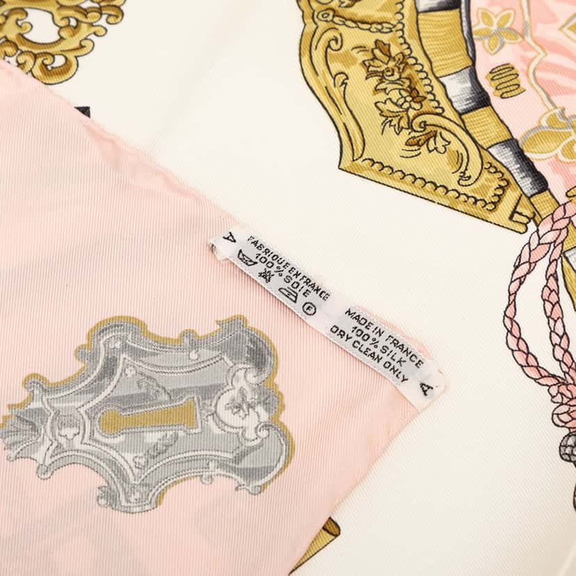 Hermès Les Cles Silk Scarf 90 Pink Very good condition - Back View
