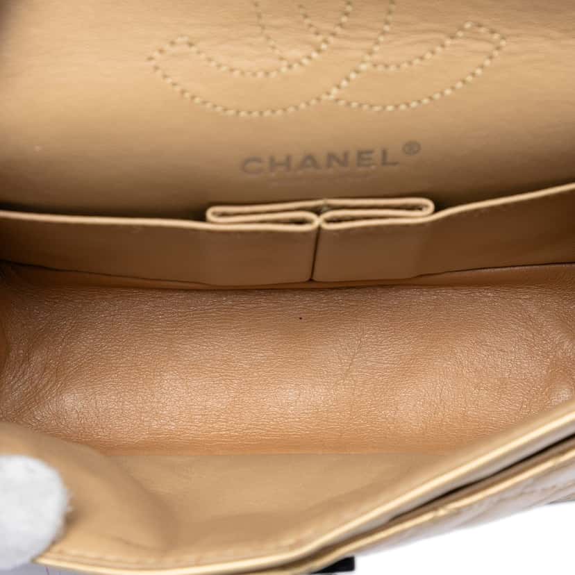 Chanel Quilted Aged Calfskin Reissue 2.55 Double Flap 224 Gold Leather Very good condition - Model View