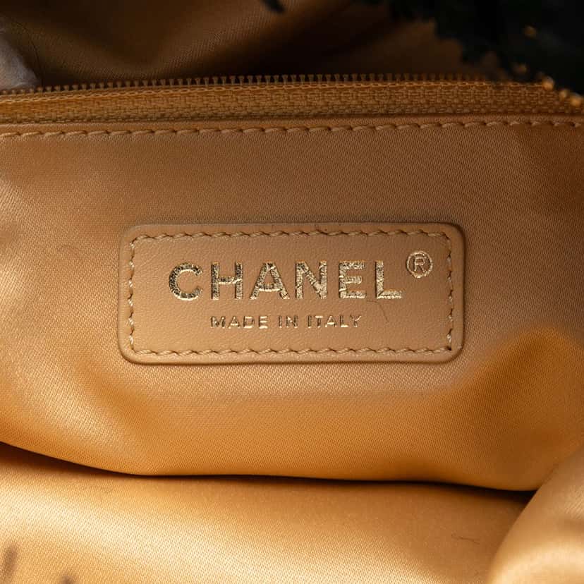 Chanel Paris Cosmopolite Tweed Fringe Clutch Black Very good condition - Box View