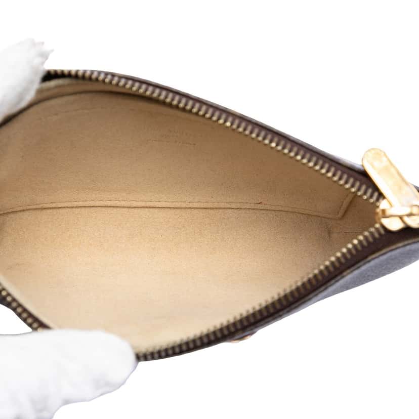 Louis Vuitton Monogram Pochette Milla MM Brown Very good condition - Model View