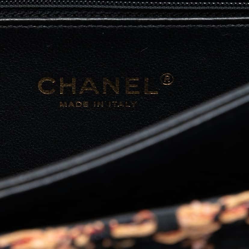 Chanel Medium Quilted Tweed Beauty Lock Flap Black Very good condition - Box View