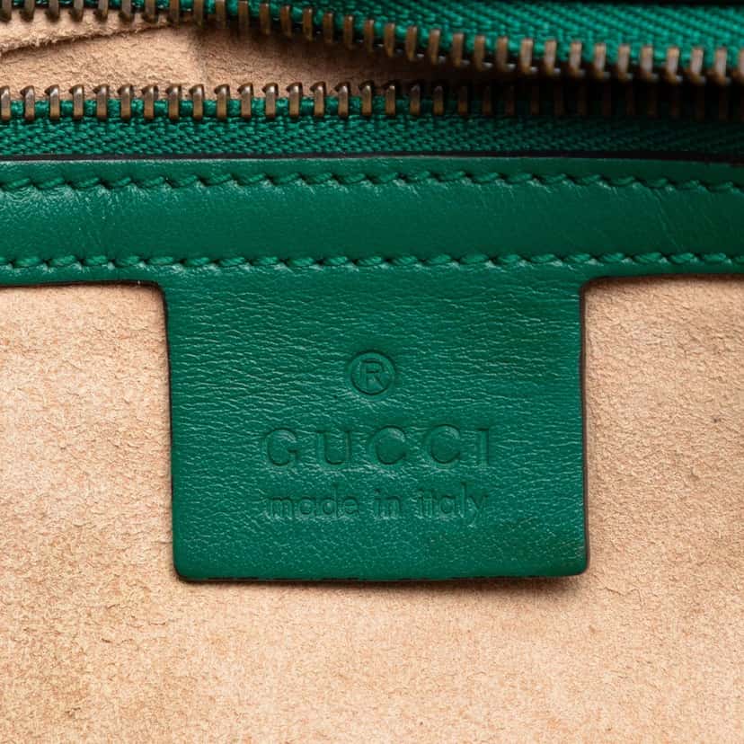 Gucci Medium GG Marmont Matelasse Leather Shoulder Bag Green Leather Very good condition - Box View