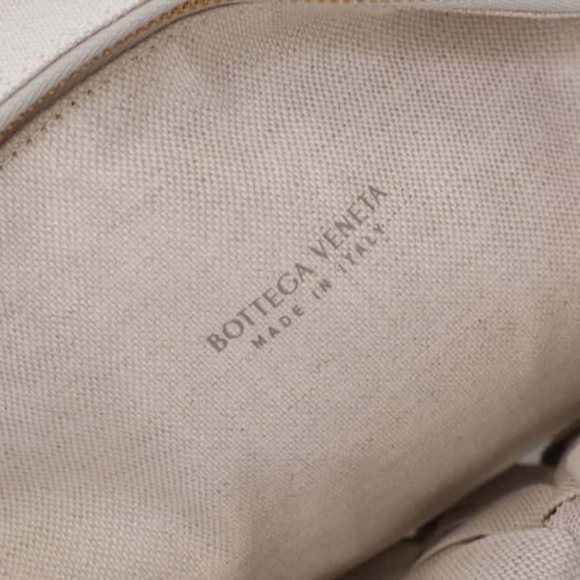 Bottega Veneta Canvas Intrecciato Hand Knotted Tote Beige Very good condition - Model View
