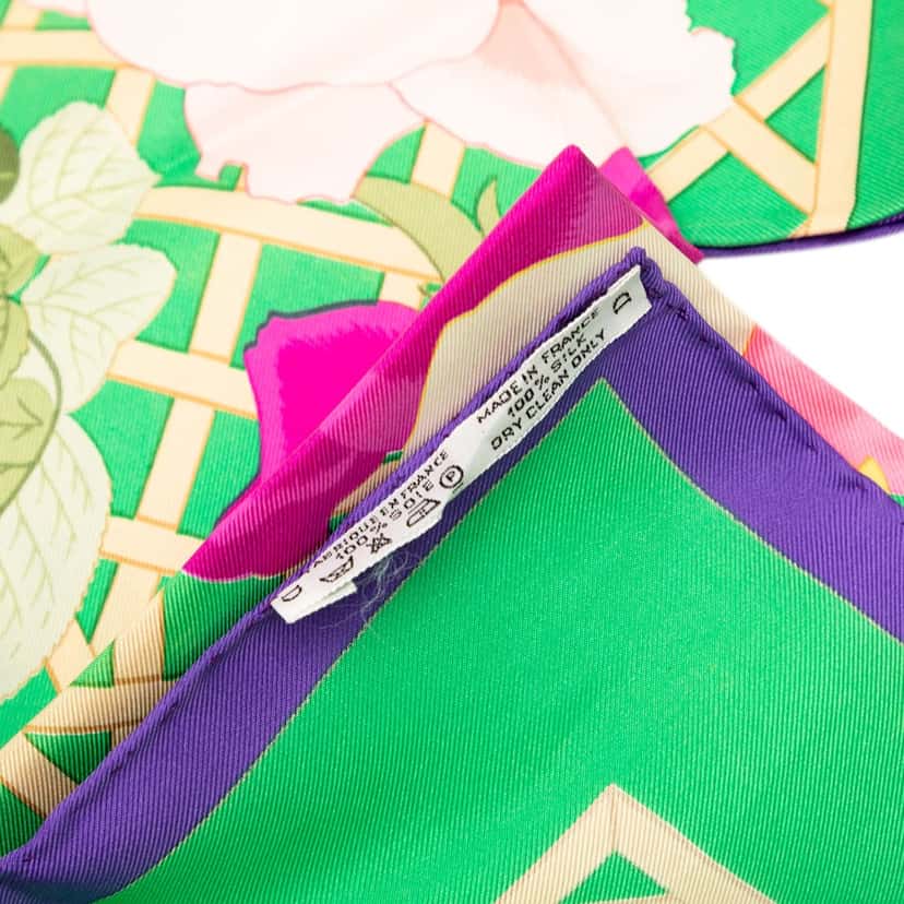 Hermès Roseraie Silk Scarf 90 Green Very good condition - Back View