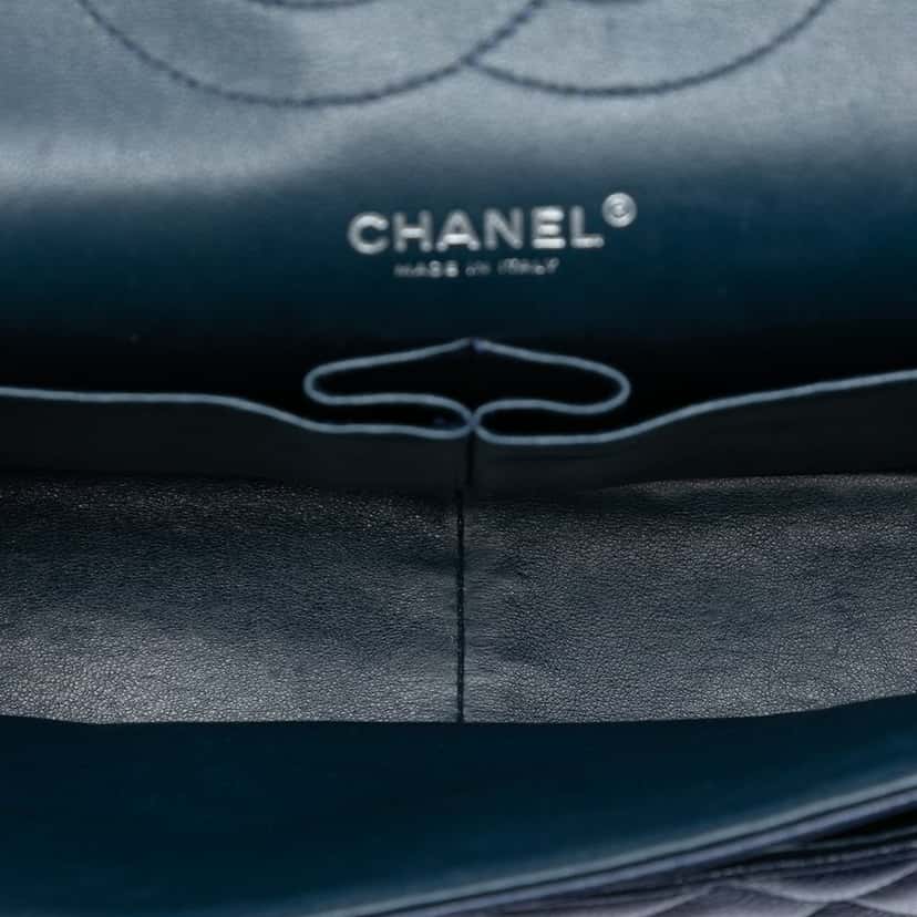 Chanel Jumbo Classic Caviar Double Flap Blue Leather Very good condition - Model View