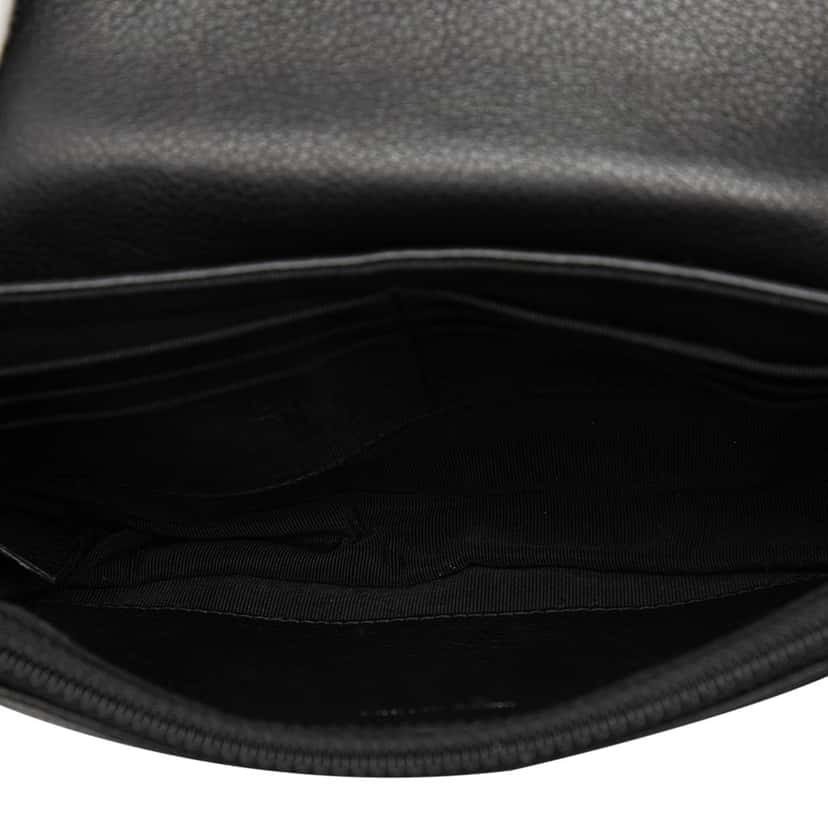 Chanel CC Caviar Half Moon Wallet on Chain Black Leather Very good condition - Model View