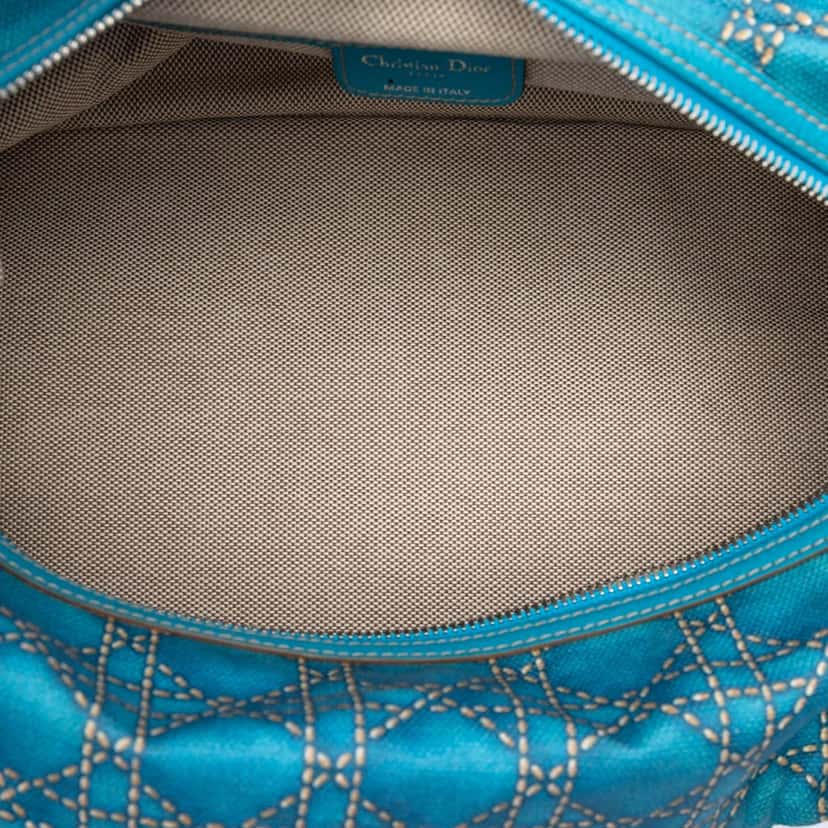 Dior Canvas Cannage Print Cherie Handbag Blue Very good condition - Model View