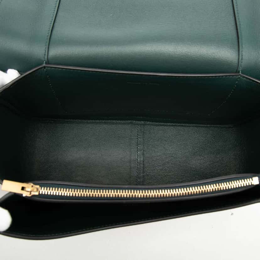 Celine Medium Shiny Smooth Calfskin Frame Shoulder Bag Green Leather Very good condition - Model View
