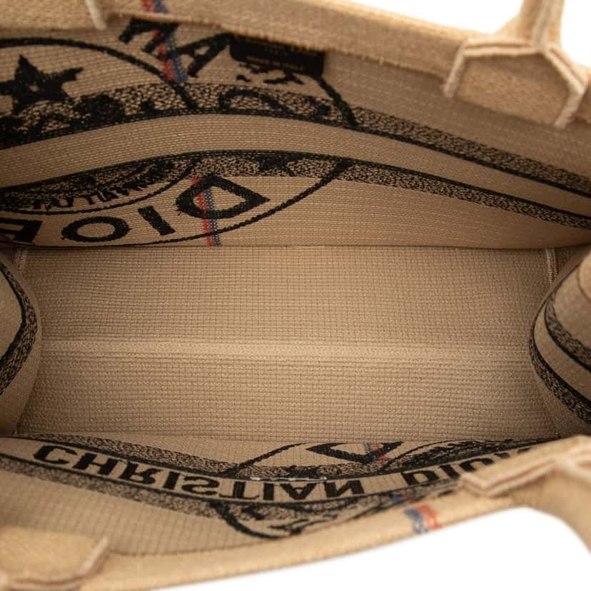 Dior Medium Jute Embroidered Book Tote Beige Very good condition - Model View
