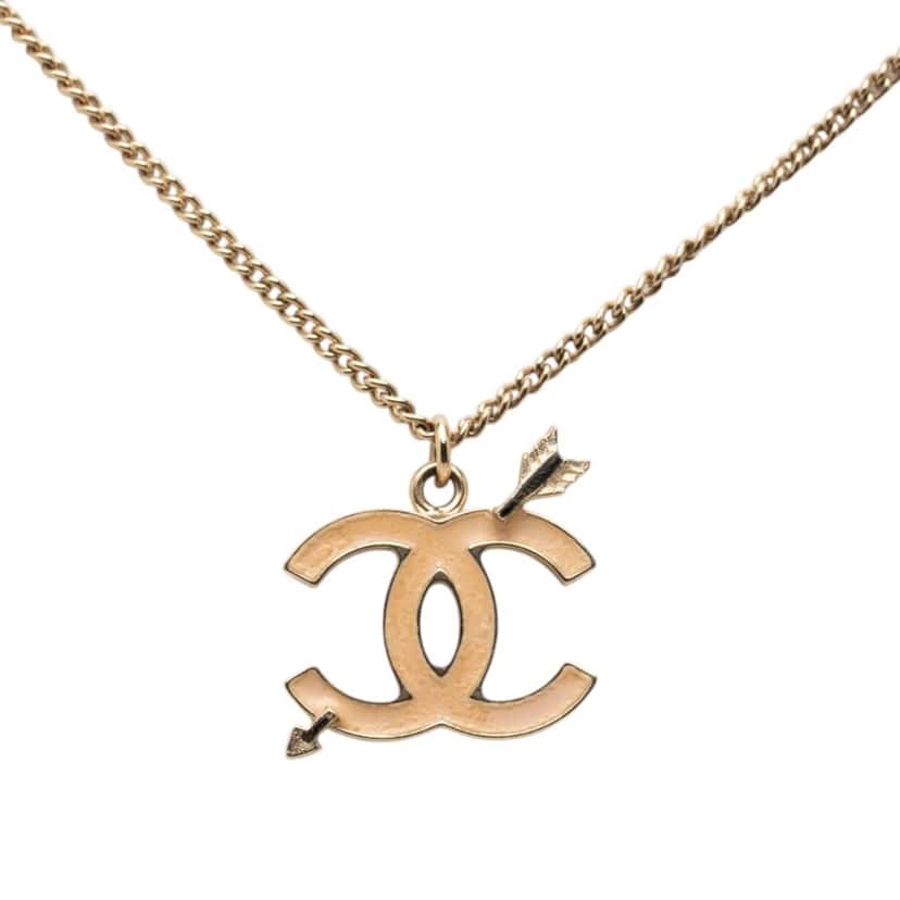 Chanel CC Gold Plated Enamel Arrow Pendant Necklace Gold Metal Very good condition - Back View