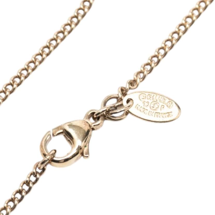 Chanel CC Gold Plated Enamel Arrow Pendant Necklace Gold Metal Very good condition - Box View