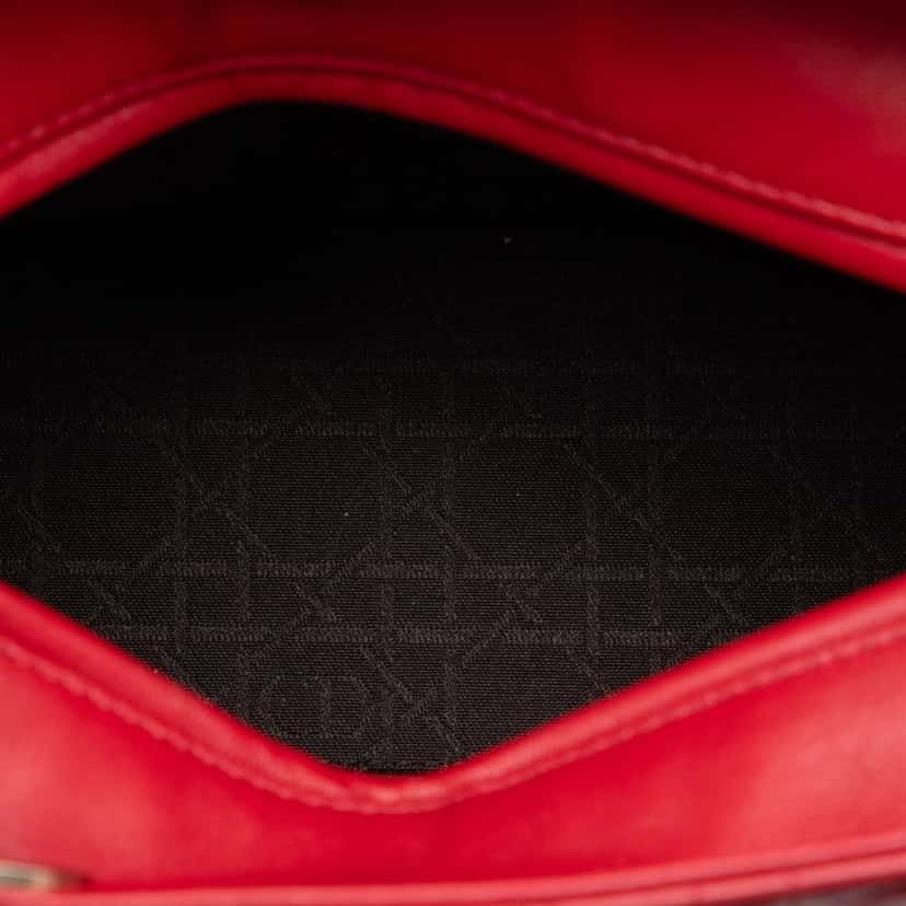 Dior Medium Lambskin Cannage Lady Dior Red Leather Very good condition - Model View