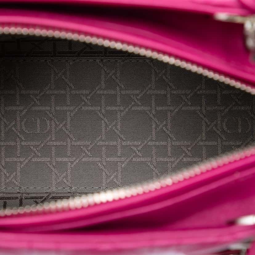 Dior Medium Lambskin Cannage Lady Dior Pink Leather Very good condition - Model View
