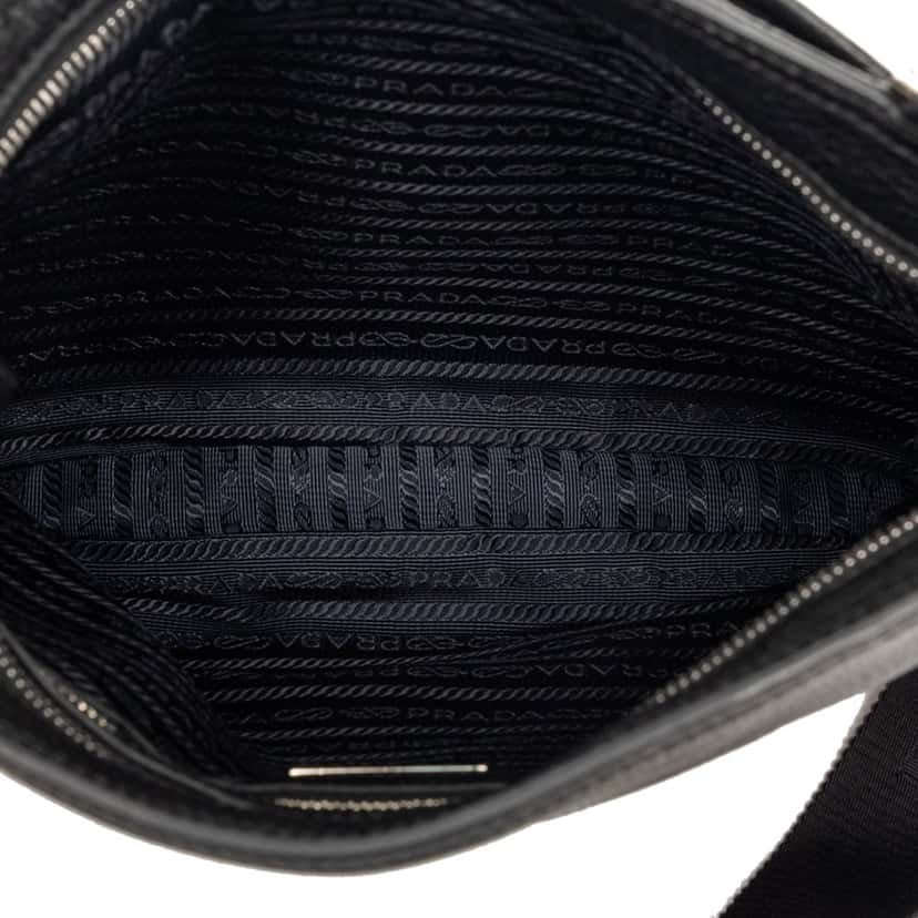 Prada Vitello City Zip Top Crossbody Black Leather Very good condition - Model View