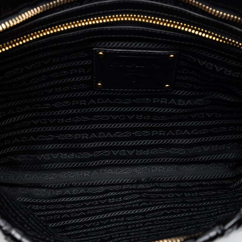 Prada Vernice Gaufre Clutch Black Leather Very good condition - Model View