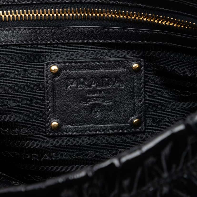 Prada Vernice Gaufre Clutch Black Leather Very good condition - Box View