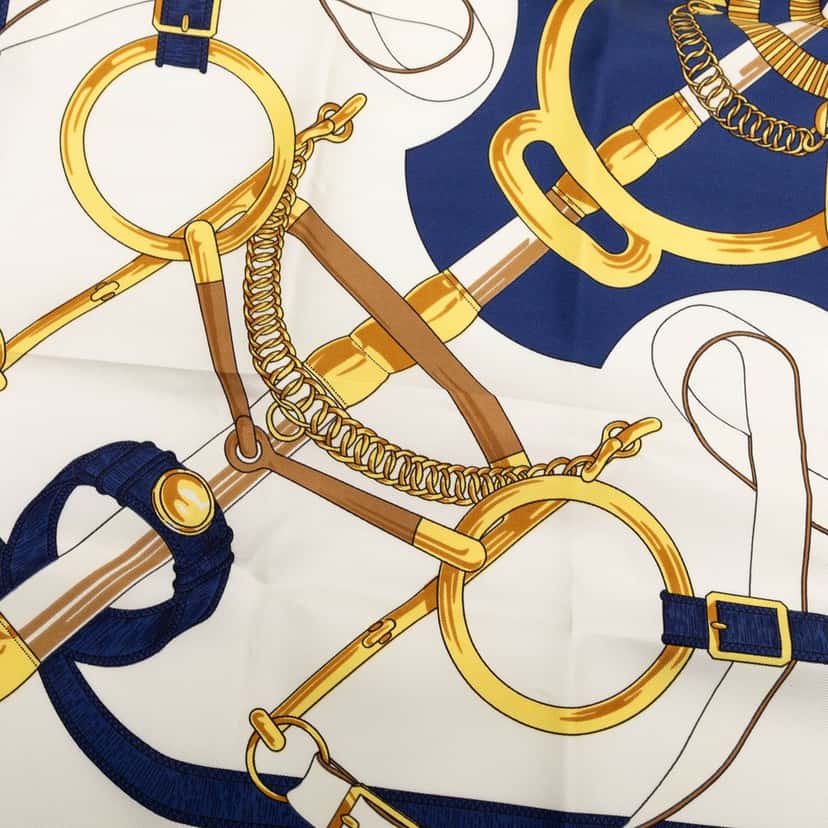 Hermès Eperon D Or Silk Scarf 90 White Very good condition - Model View