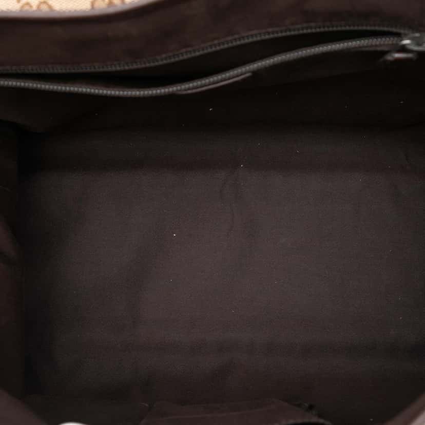 Gucci GG Canvas Flap Messenger Bag Beige Very good condition - Model View