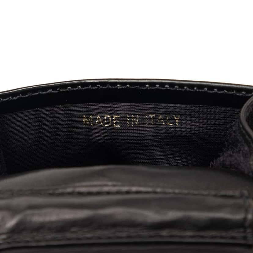 Chanel CC Patent Phone Holder Crossbody Black Leather Very good condition - Box View