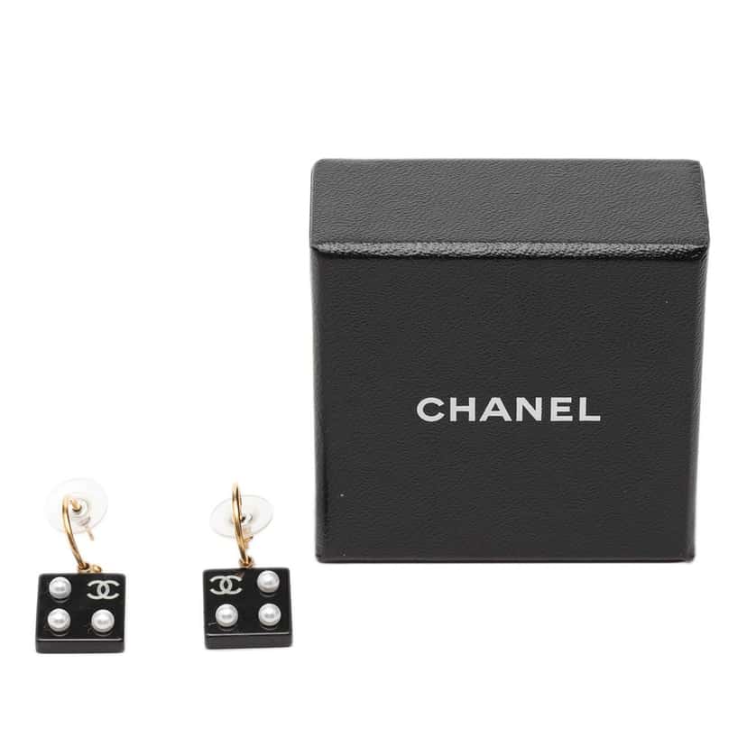 Chanel CC Gold Plated Resin and Faux Pearl Dice Drop Push Back Earrings Black Plastic Very good condition - Model View