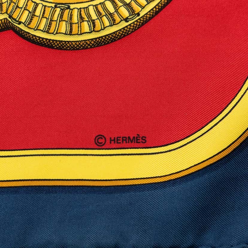 Hermès Grand Apparat Silk Scarf 90 Red Very good condition - Model View