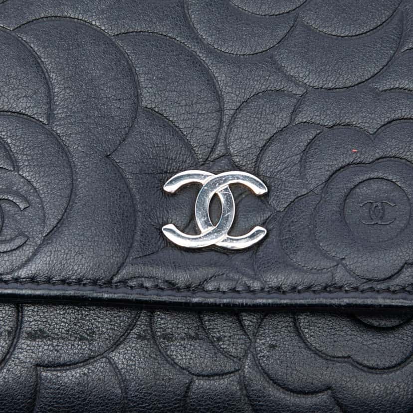Chanel CC Embossed Lambskin Camellia Wallet On Chain Black Leather Very good condition - Box View