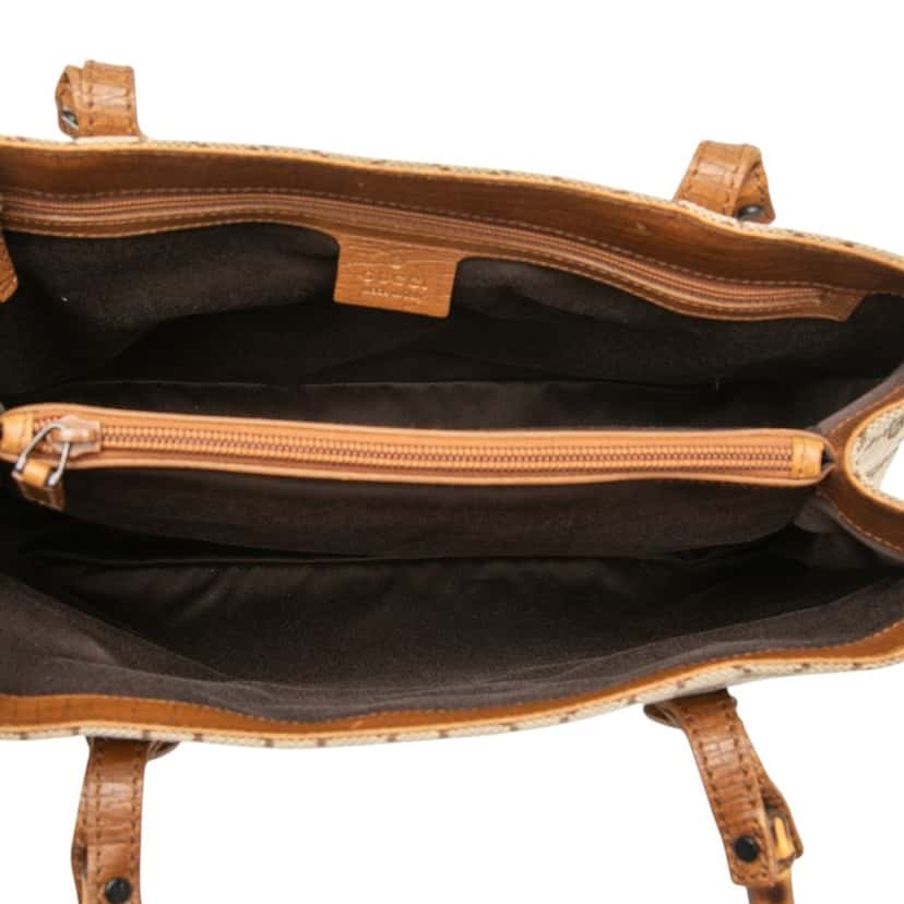 Gucci GG Canvas Bamboo Tote Beige Very good condition - Model View