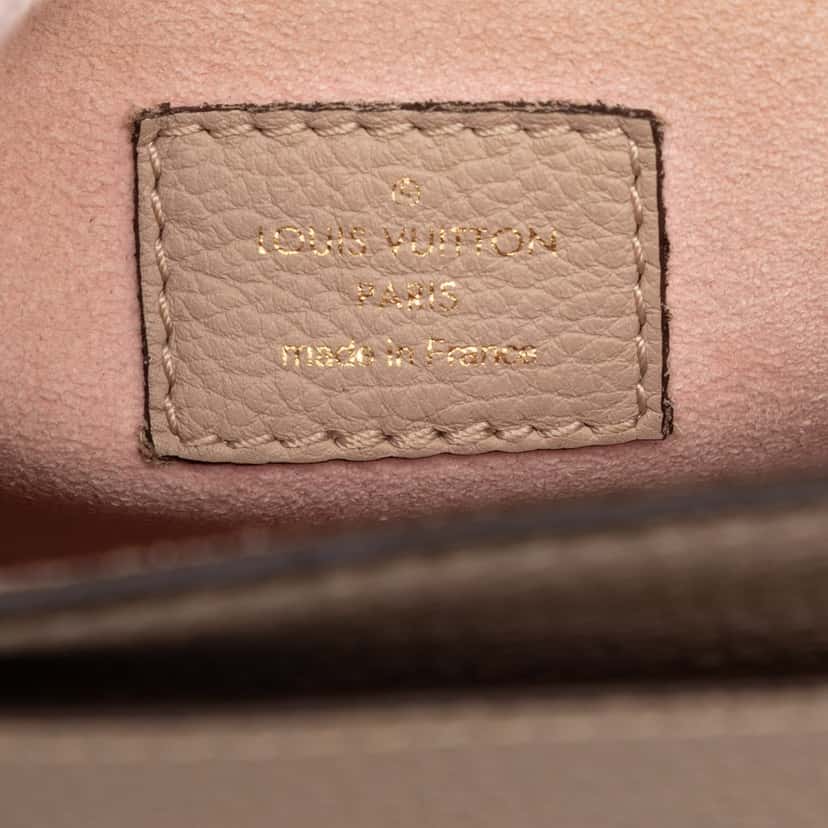 Louis Vuitton MyLockMe BB Pink Leather Very good condition - Box View