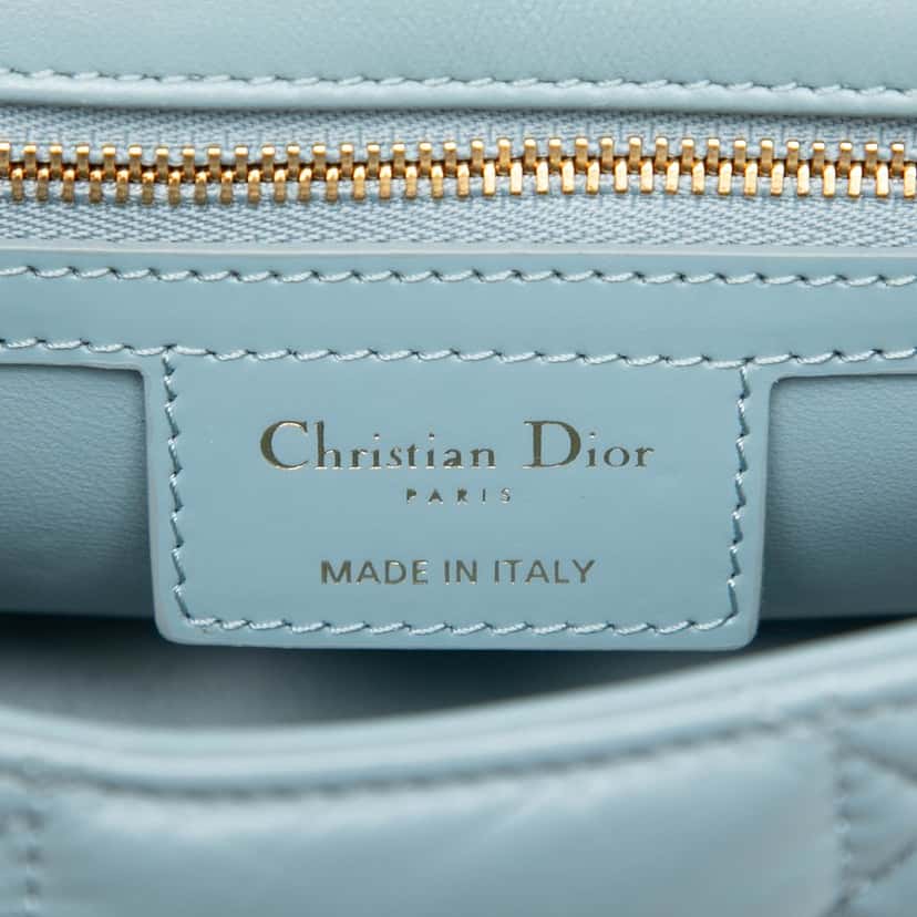 Dior Small Lambskin Macrocannage Caro Crossbody Blue Leather Very good condition - Box View