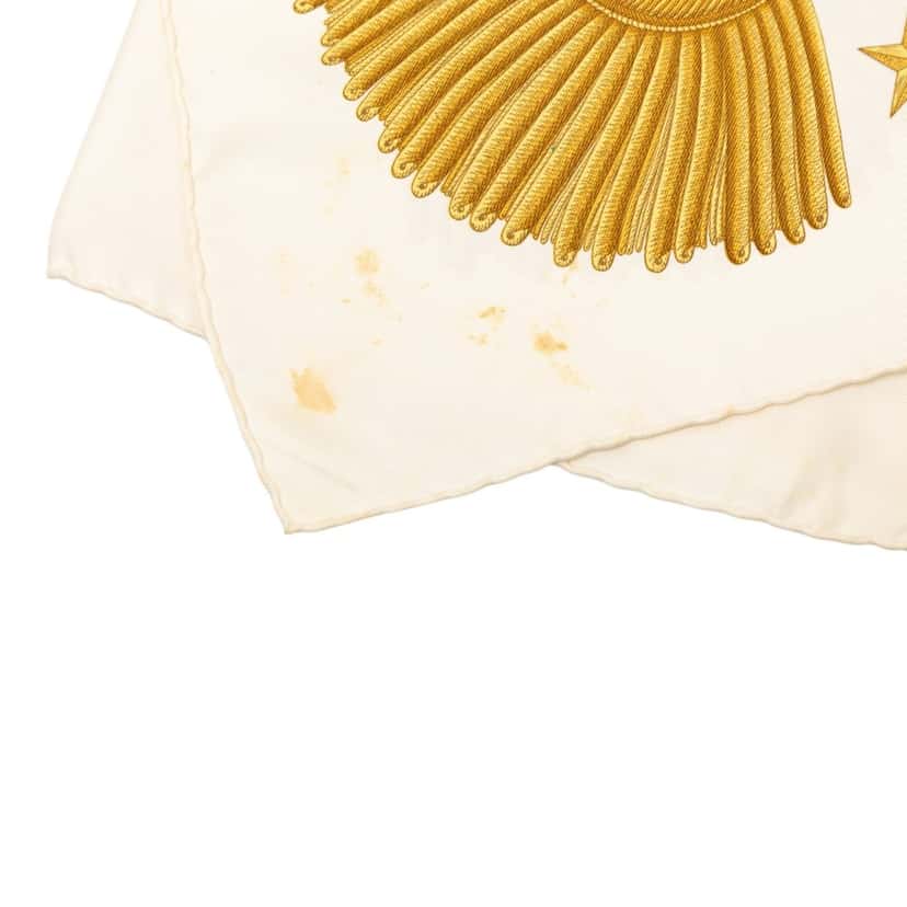 Hermès Poste et Cavalerie Silk Scarf 90 White Very good condition - Model View