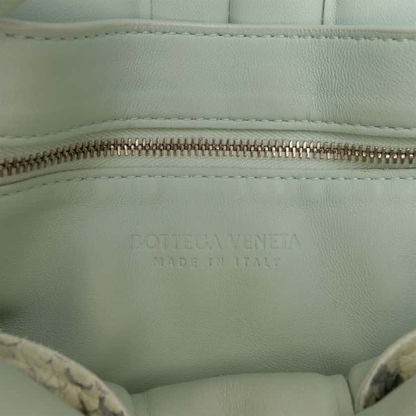 Bottega Veneta Python Embossed Goatskin Intrecciato Padded Cassette Crossbody Green Leather Very good condition - Box View