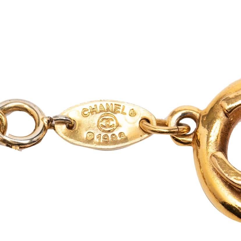 Chanel CC Gold Plated Openwork Circle Charms Link Bracelet Gold Metal Very good condition - Model View