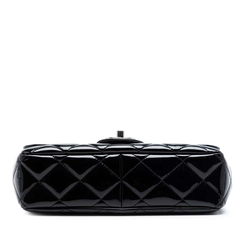 Chanel Small Quilted Patent Coco Shine Flap Black Leather Very good condition - Inside View