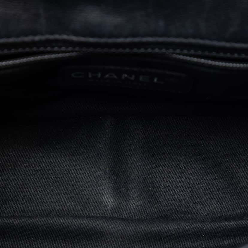 Chanel Small Quilted Patent Coco Shine Flap Black Leather Very good condition - Model View
