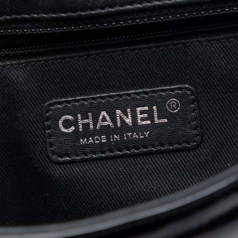 Chanel Small Quilted Patent Coco Shine Flap Black Leather Very good condition - Box View