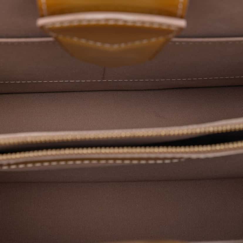Louis Vuitton Monogram Vernis Deesse GM Gold Leather Very good condition - Model View