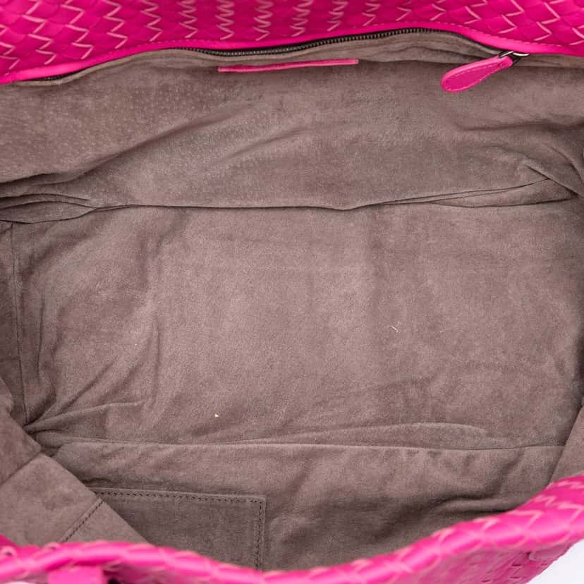 Bottega Veneta Medium Nappa Intrecciato Cesta Tote Pink Leather Very good condition - Model View
