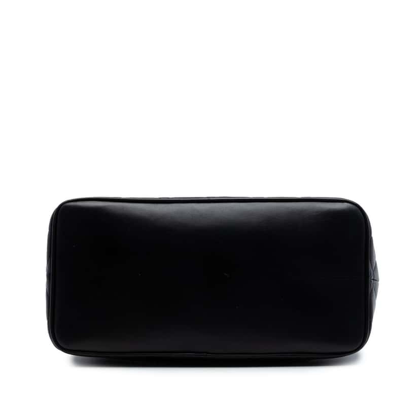 Chanel Lambskin Medallion Tote Black Leather Very good condition - Inside View