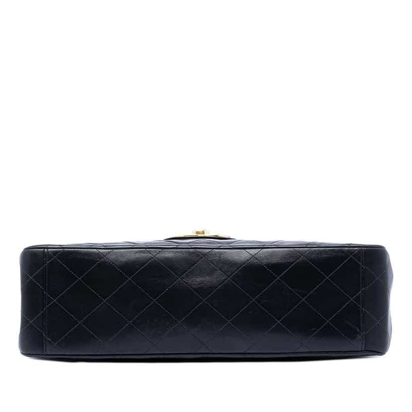 Chanel Maxi XL Classic Lambskin Single Flap Black Leather Very good condition - Inside View