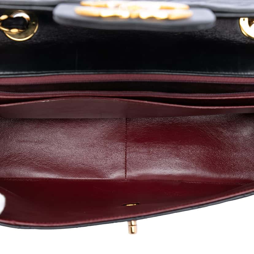 Chanel Maxi XL Classic Lambskin Single Flap Black Leather Very good condition - Model View