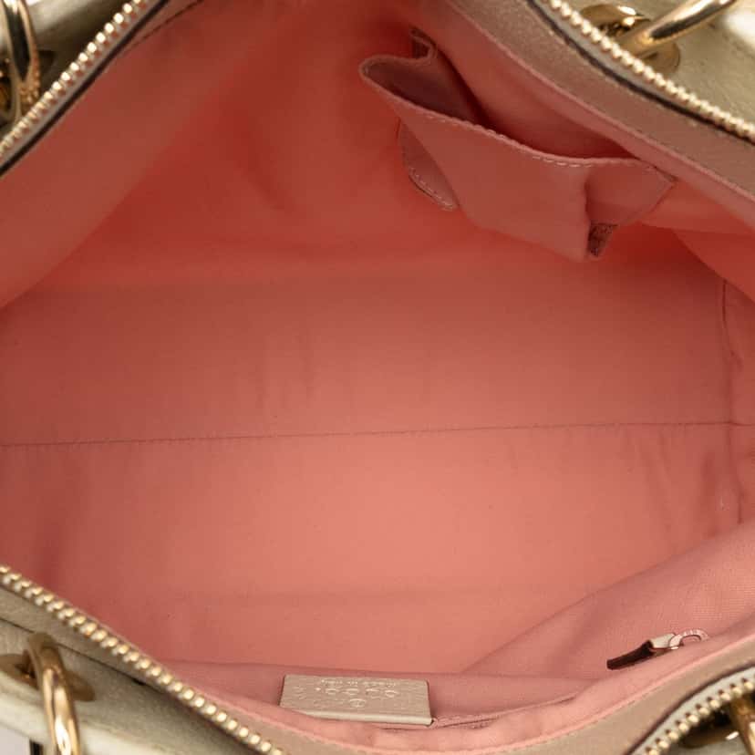 Gucci GG Canvas Eclipse Tote Pink Very good condition - Model View