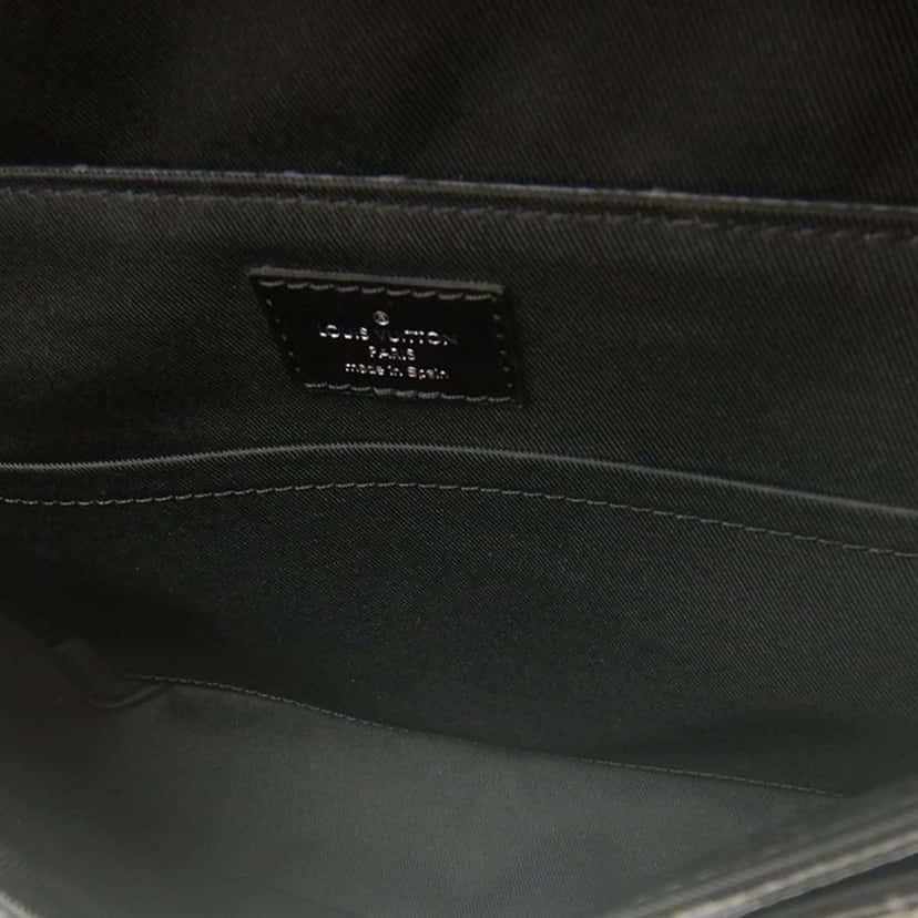 Louis Vuitton Monogram Eclipse District PM Black Very good condition - Model View