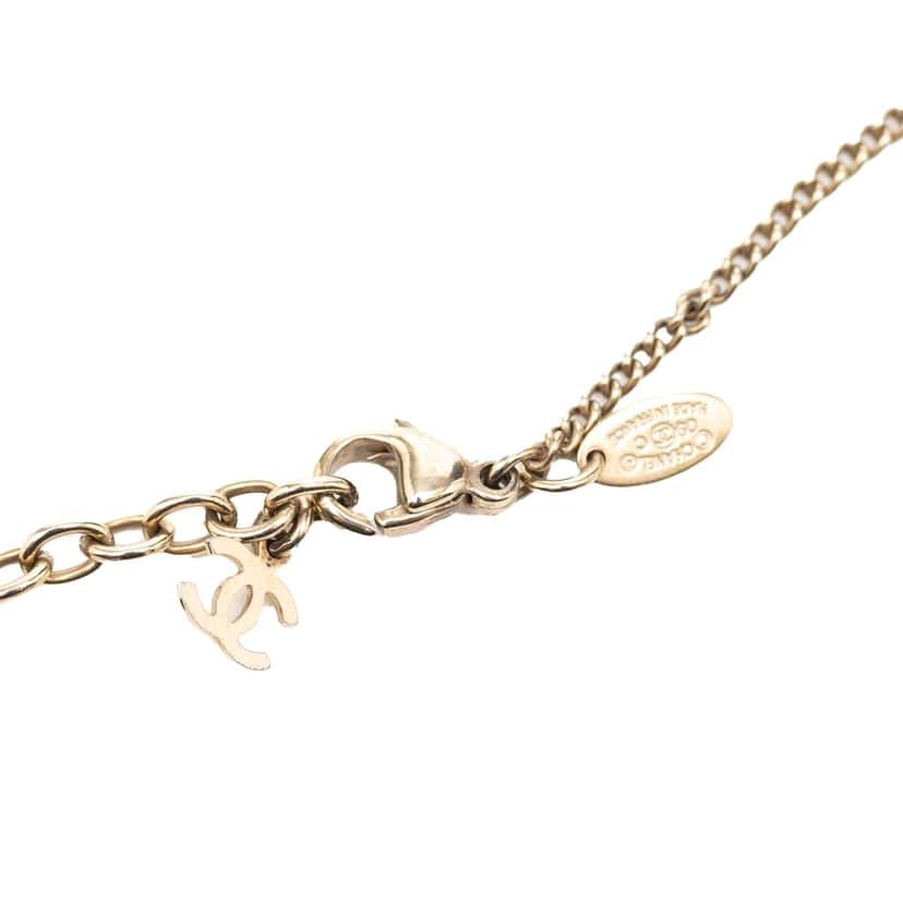 Chanel CC Gold Plated Resin and Strass Clear Dome Hologram Glitter Pendant Necklace Gold Metal Very good condition - Model View