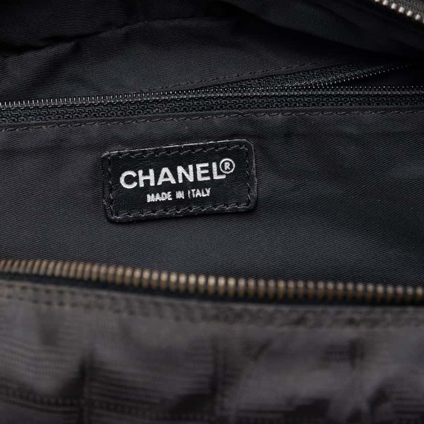 Chanel New Travel Line Nylon Handbag Black Very good condition - Box View